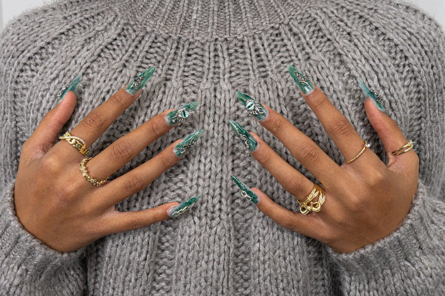 3H Luxury Handmade Press-on Nails - Emerald Elegance